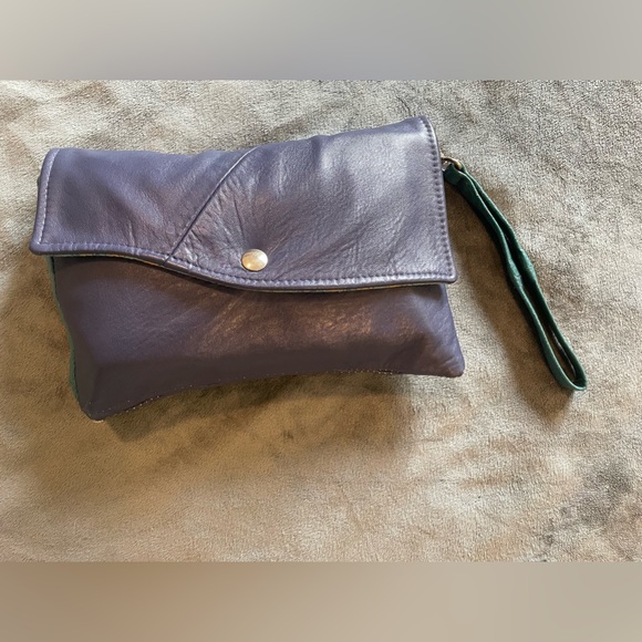 Blue leather clutch - Picture 1 of 3